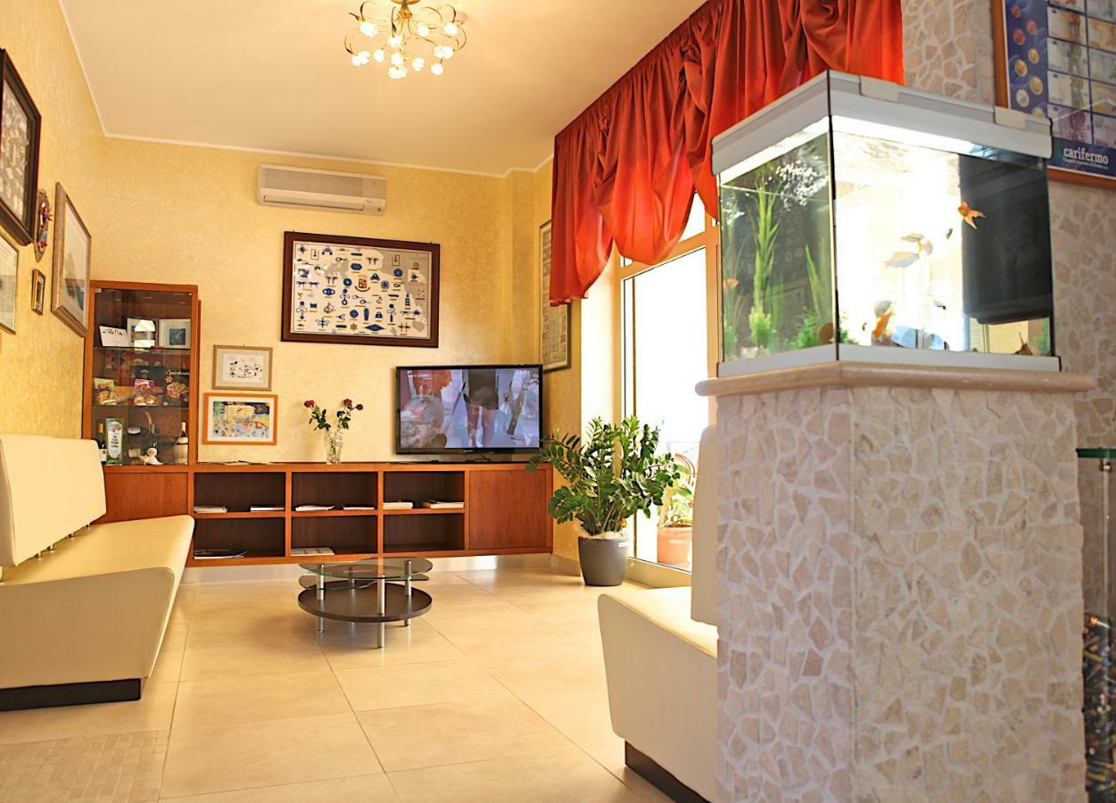 Hotel Cristal Cupra Marittima Exterior photo